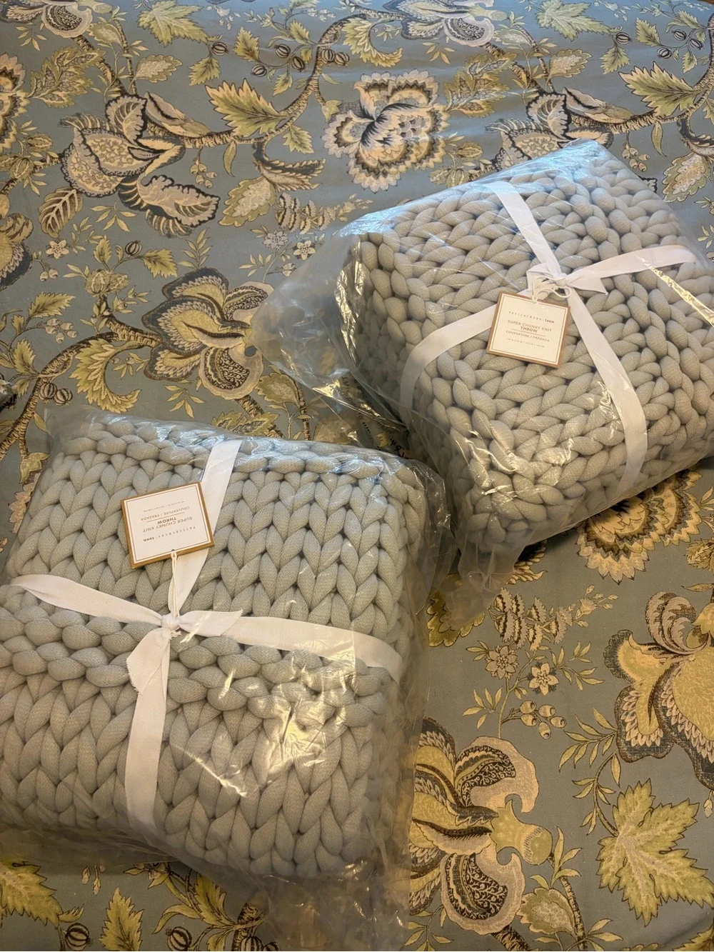 Pottery Barn Teen Super Chunky Knit Throw - Gray